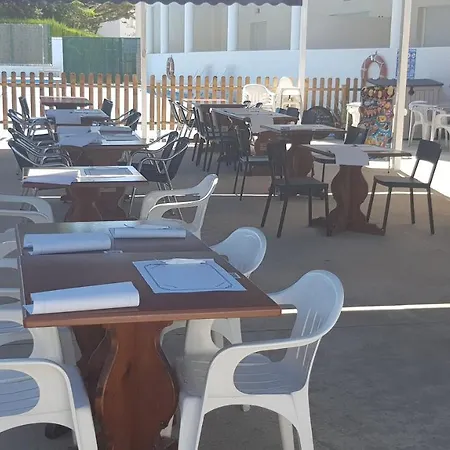 Cala Azul La Mora 公寓式酒店