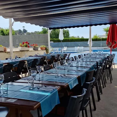 Cala Azul La Mora 公寓式酒店